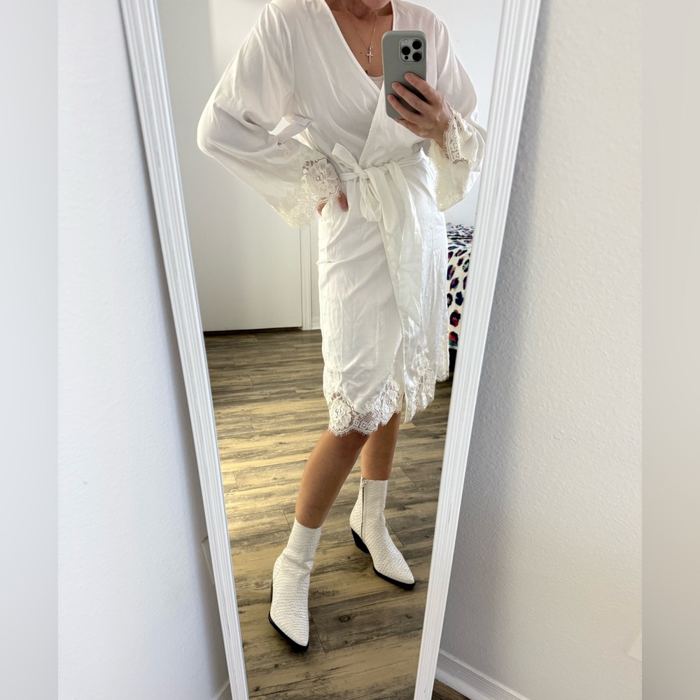 NWT Anthropology Homebodii Sian Lace-Trim Satin Midi Robe, size M